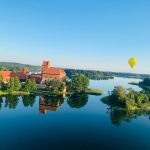 hot-air-balloon-over-trakai-castle