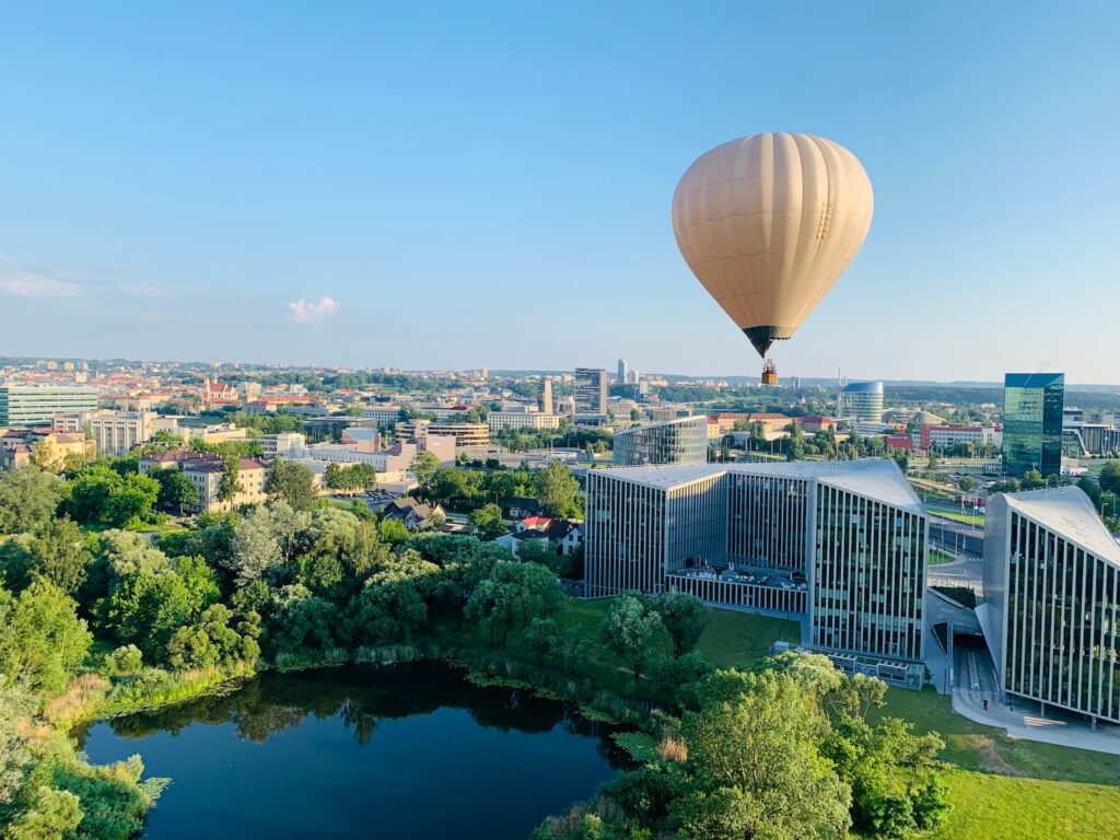 hot-air-balloon-vilnius-japan-garden