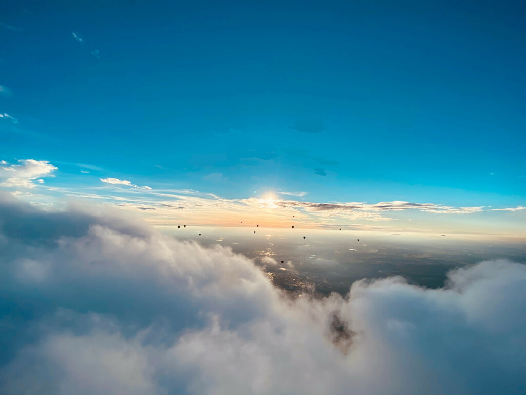 hot-air-balloons-over-vilnius-9000ft_mod